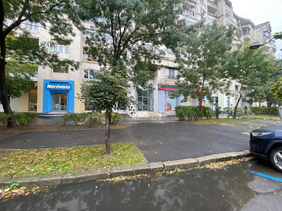Green Apartment 43 Bucharest Exterior photo
